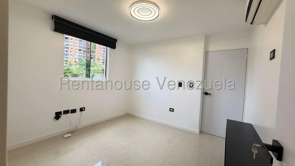 Apartamento (1 Nivel) en Alquiler en Colinas de La Tahona, Distrito Metropolitano - 16