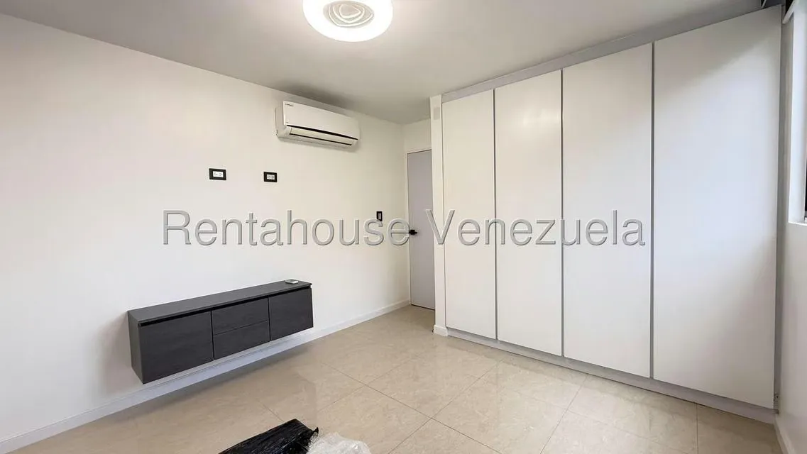Apartamento (1 Nivel) en Alquiler en Colinas de La Tahona, Distrito Metropolitano - 21