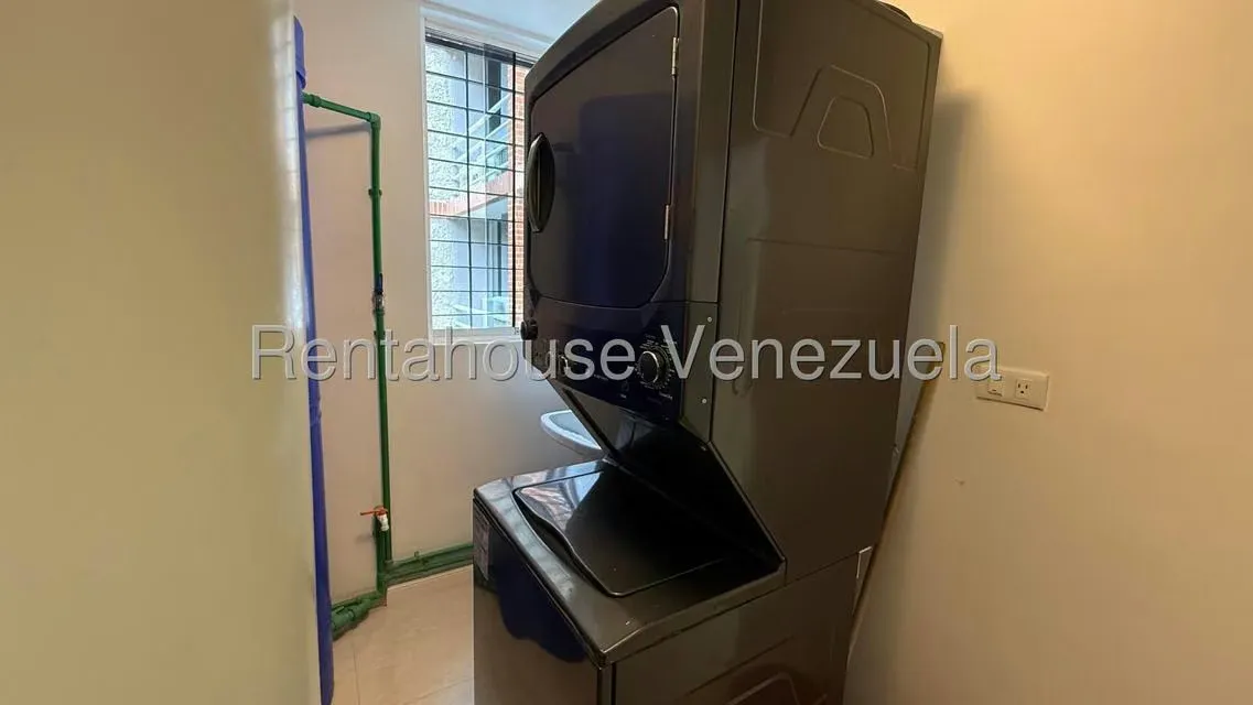 Apartamento (1 Nivel) en Alquiler en Colinas de La Tahona, Distrito Metropolitano - 24