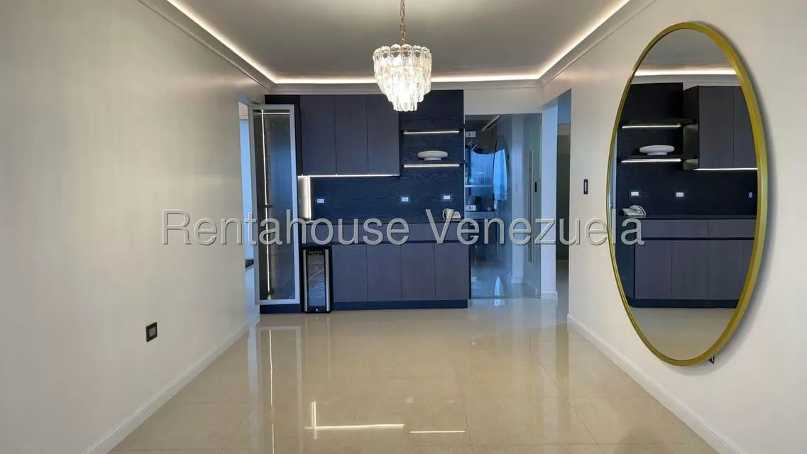 Apartamento (1 Nivel) en Alquiler en Colinas de La Tahona, Distrito Metropolitano - 4