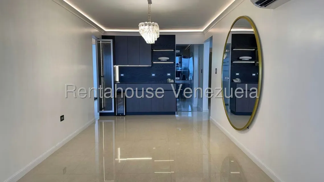 Apartamento (1 Nivel) en Alquiler en Colinas de La Tahona, Distrito Metropolitano - 5