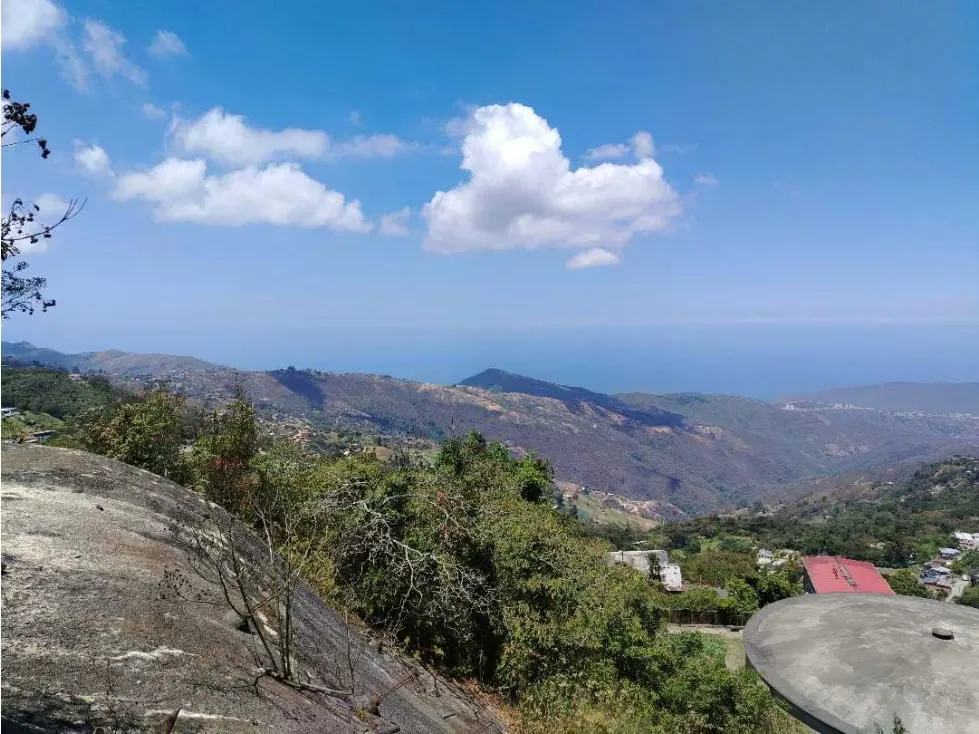 Se vende terreno c/ vista 9012m2 Km16 El Junquito 7104 - 14