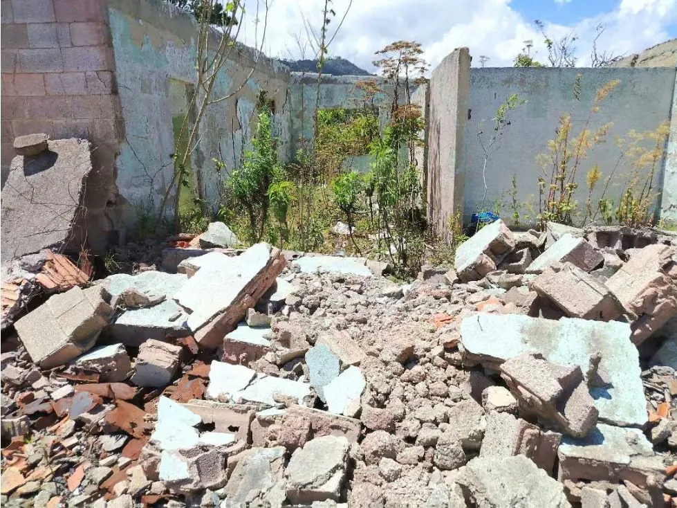 Se vende terreno c/ vista 9012m2 Km16 El Junquito 7104 - 5