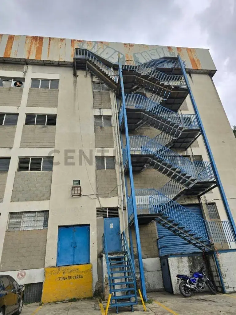 . SEMI SOTANO EXCLUSIVO A PIE DE CALLE. ZONA INDUSTRIAL EN LA TRINIDAD - 3