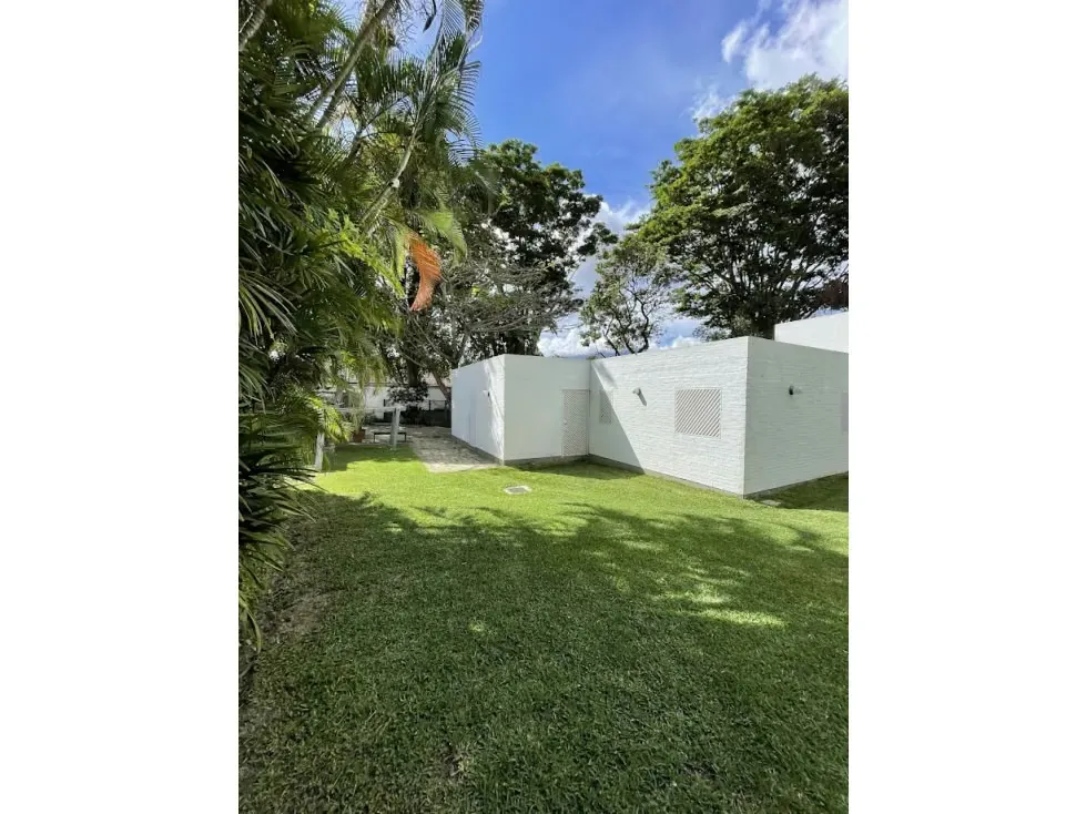 Vendo casa 650m2 Cerro Verde 8544 - 8