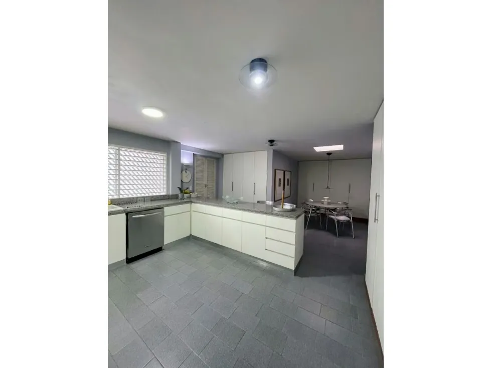 Vendo casa 650m2 Cerro Verde 8544 - 9