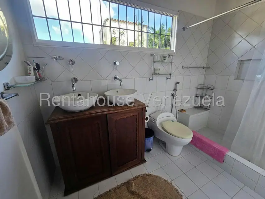Casa (Colonial) en Venta en Baruta, Distrito Metropolitano - 13