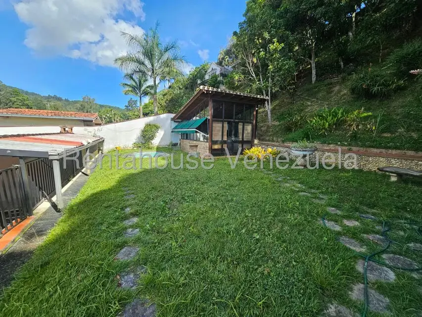 Casa (Colonial) en Venta en Baruta, Distrito Metropolitano - 3