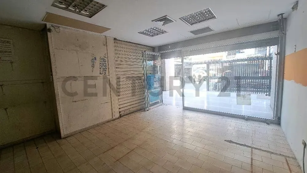 ML - Local Comercial en alquiler Av. Universidad - 4