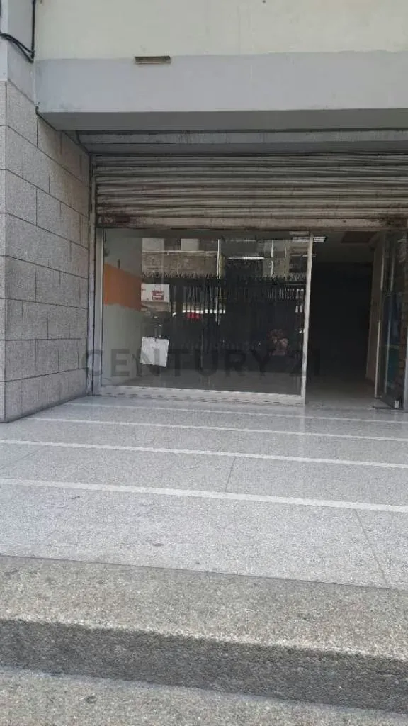 ML - Local Comercial en alquiler Av. Universidad - 6