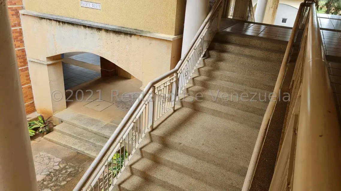 Comercial (Local Comercial) en Venta en Sector Avenida Intercomunal, Anzoategui - 2