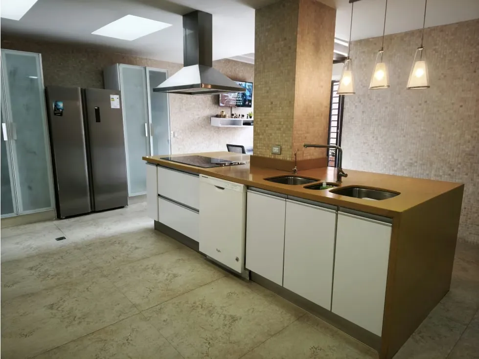 Se vende Th 380m2 Colinas de Tamanaco 2823 - 8