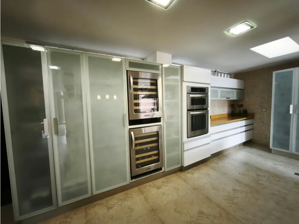 Se vende Th 380m2 Colinas de Tamanaco 2823 - 9