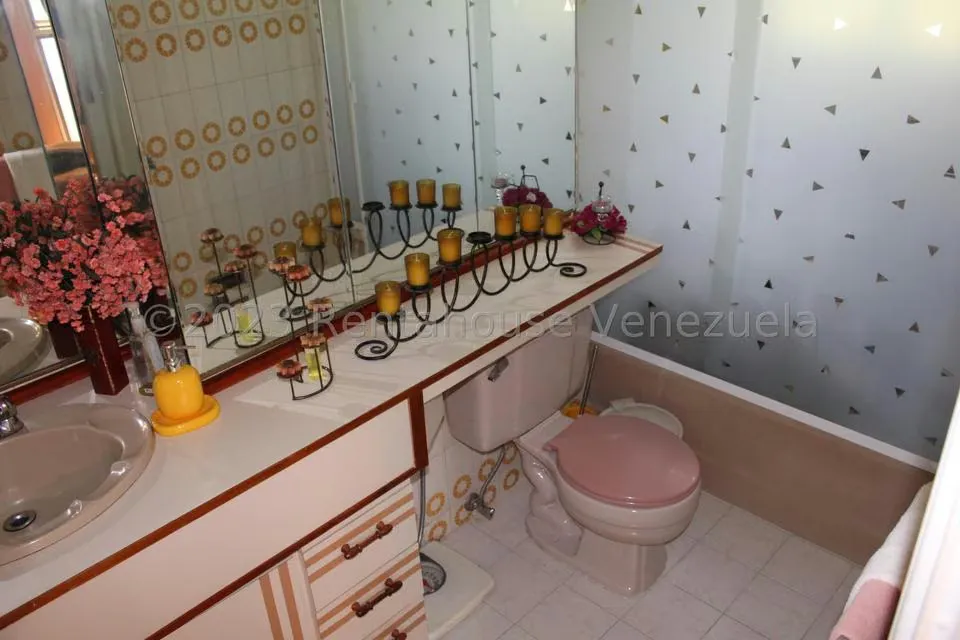 Apartamento (1 Nivel) en Venta en La Urbina, Distrito Metropolitano - 25
