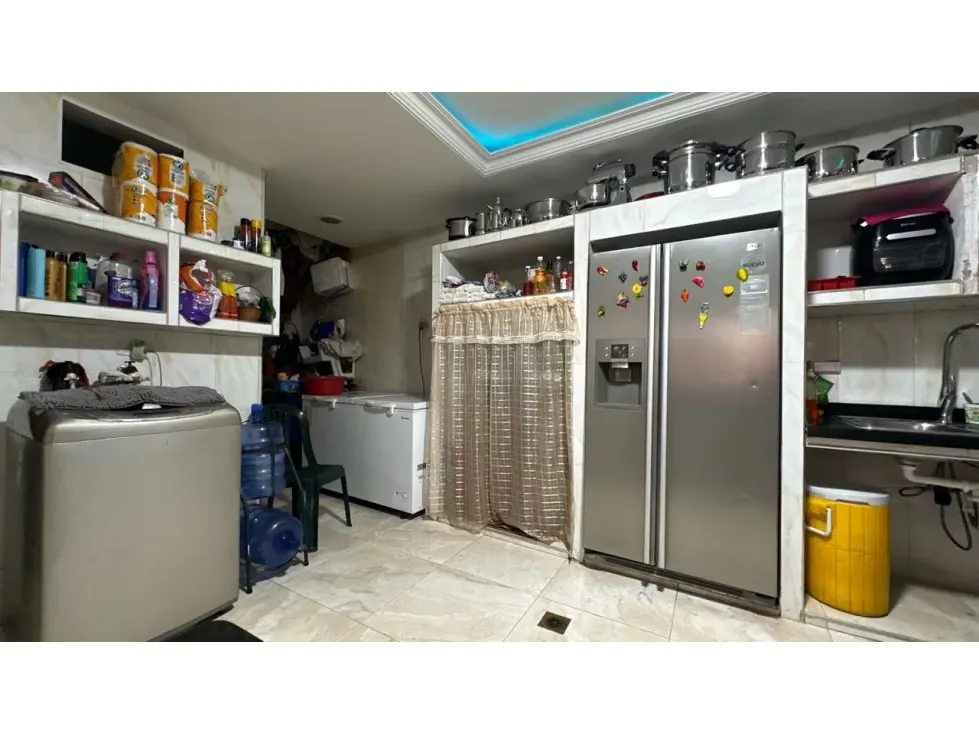 Venta de Edificio Comercial Residencial en Catia 763C 186T - 16