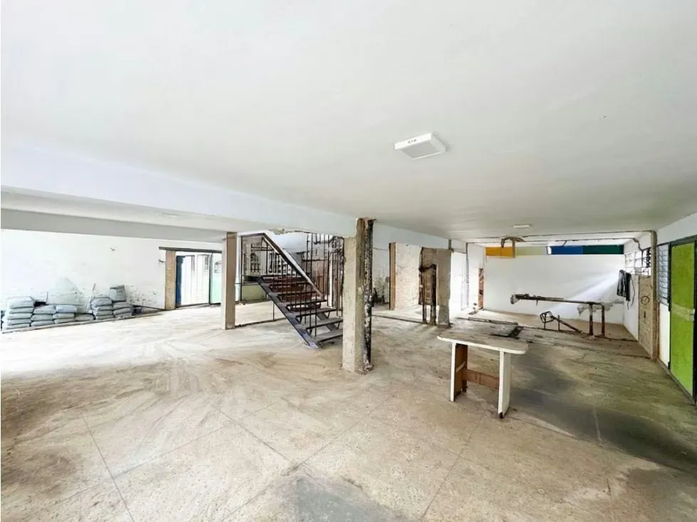 Vendo local/casa-comercial 364m2 Chuao 8531 - 12