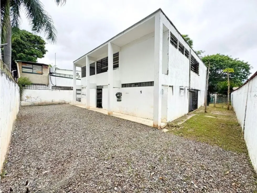 Vendo local/casa-comercial 364m2 Chuao 8531 - 3