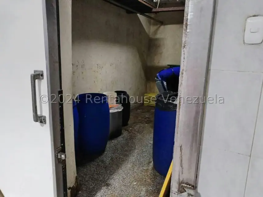 Edificio en Venta en Avenida Bolivar Sur, Carabobo - 24
