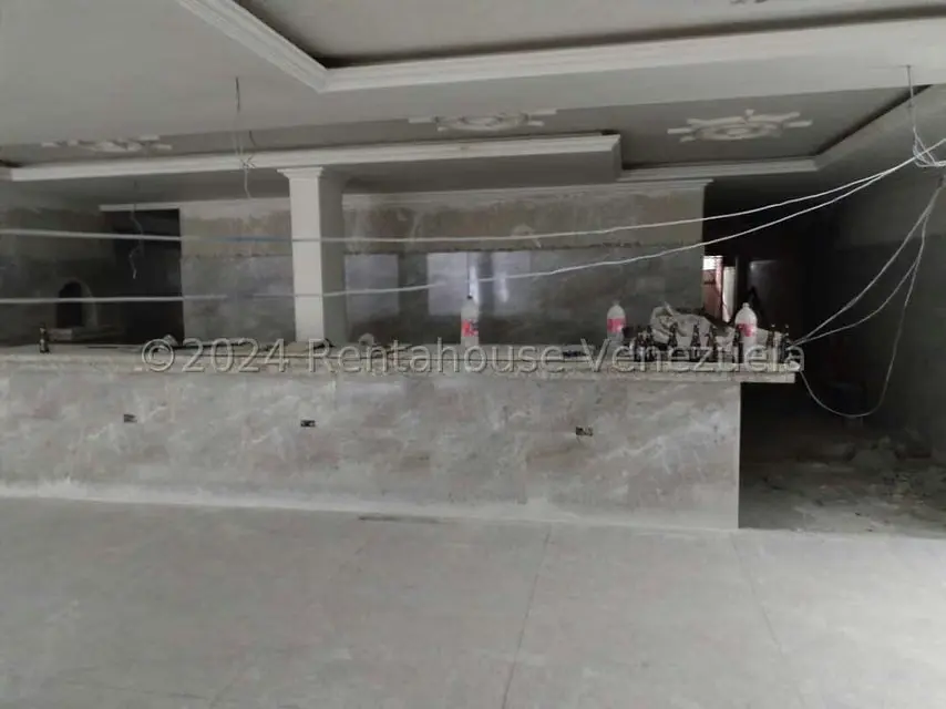 Edificio en Venta en Avenida Bolivar Sur, Carabobo - 28