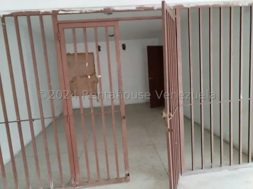 Edificio en Venta en Avenida Bolivar Sur, Carabobo - 46
