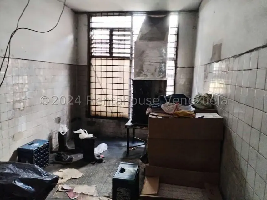 Edificio en Venta en Avenida Bolivar Sur, Carabobo - 48