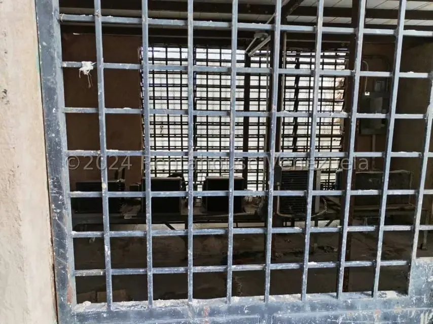 Edificio en Venta en Avenida Bolivar Sur, Carabobo - 71