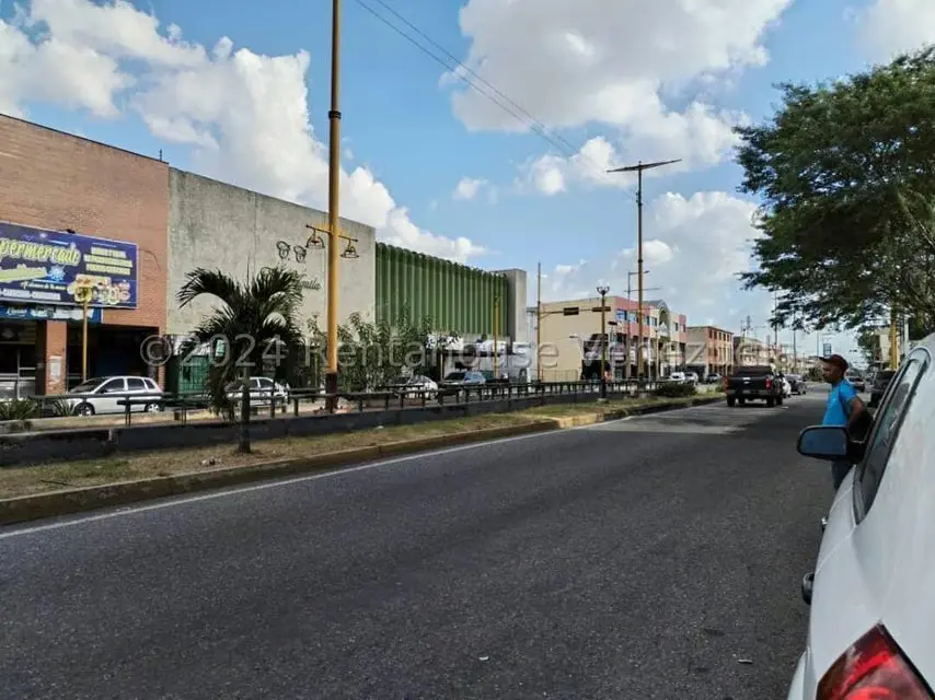 Edificio en Venta en Avenida Bolivar Sur, Carabobo - 77
