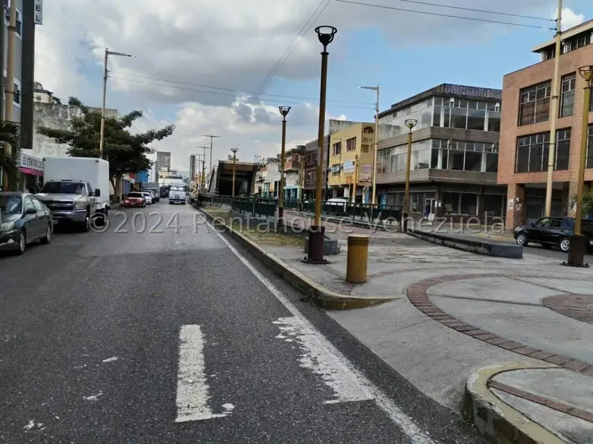 Edificio en Venta en Avenida Bolivar Sur, Carabobo - 78