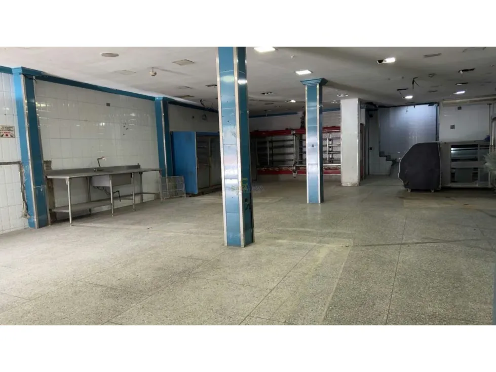 En Venta Edificio Comercial en Petare Av Francisco de Miranda - 3