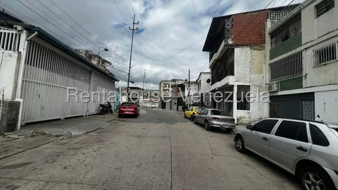 Apartamento (1 Nivel) en Venta en Los Rosales, Distrito Metropolitano - 3