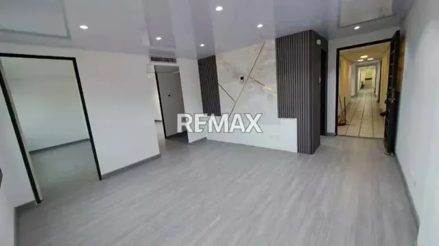 SE VENDE OFICINA EN COLINAS DEL NEVERI - 5