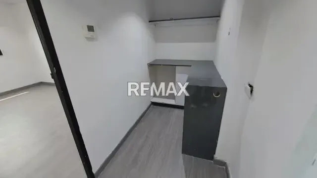SE VENDE OFICINA EN COLINAS DEL NEVERI - 6