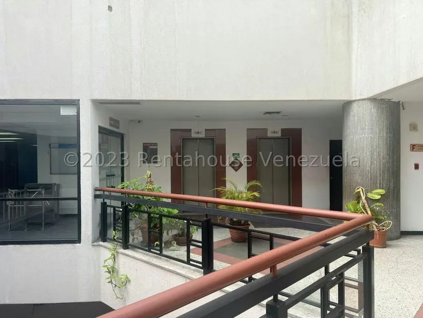 Oficina en Alquiler en La Urbina, Distrito Metropolitano - 2