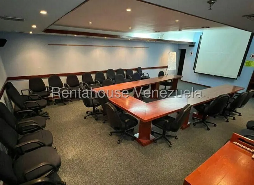 Oficina en Alquiler en La Urbina, Distrito Metropolitano - 40