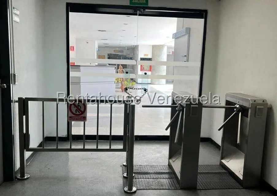 Oficina en Alquiler en La Urbina, Distrito Metropolitano - 43