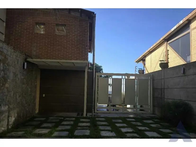 Alquilo casa sin.jardn 250m2 Altos de Los Guayabitos 1149