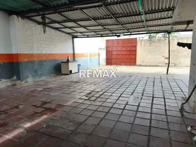 VENTA CASA PARA REMODELAR , URBANIZACION SAN MIGUEL , A PIE DE CALLE , , ENTRADA POR LA CALLE MARIÑO Y POR LA AVENIDA ARAGUA - 11