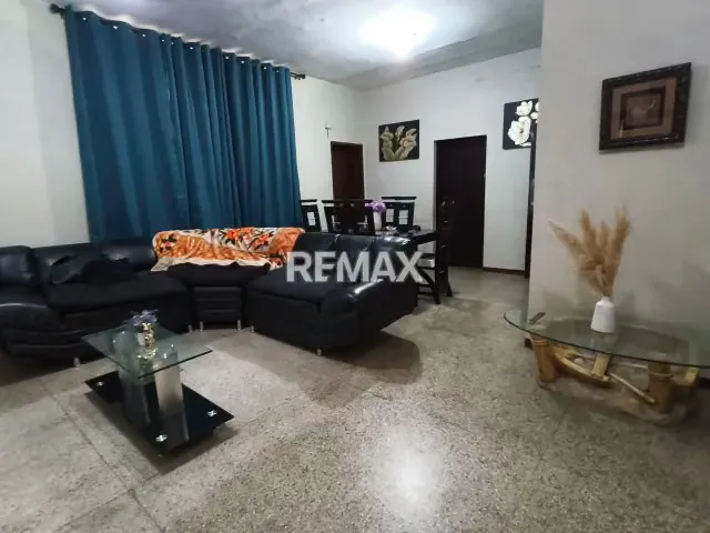 VENTA CASA PARA REMODELAR , URBANIZACION SAN MIGUEL , A PIE DE CALLE , , ENTRADA POR LA CALLE MARIÑO Y POR LA AVENIDA ARAGUA - 4