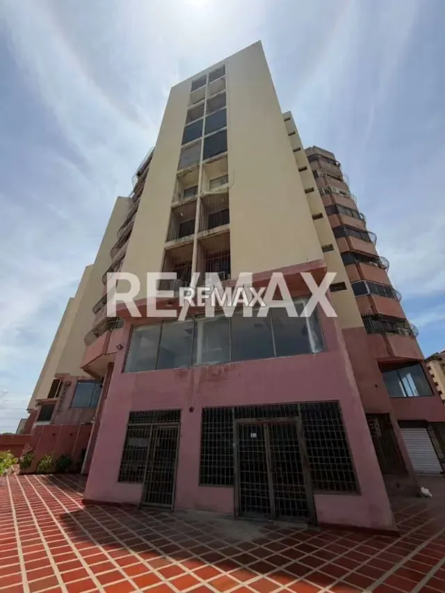 En Venta Apartamento Residencias Las Morochas - 2