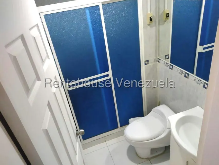 Apartamento (1 Nivel) en Alquiler en Terrazas Altos de San Pedro, Miranda - 12