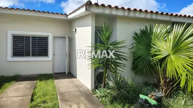 EN ALQUILER CASA EN URB MONTERREY, SECTOR TIPURO, MATURIN-MONAGAS