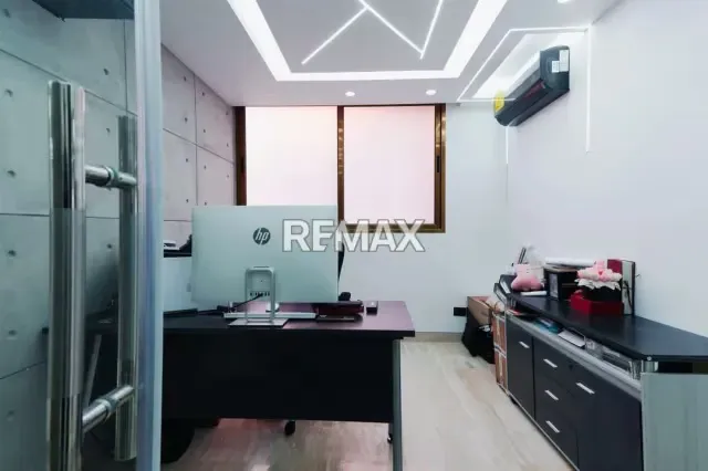 Apartamento remodelado en las mercedes de 230mts - 11