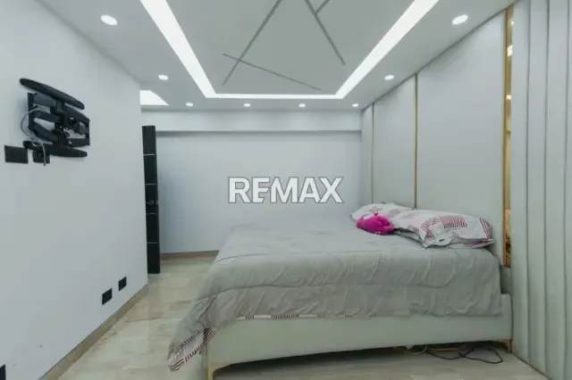 Apartamento remodelado en las mercedes de 230mts - 16