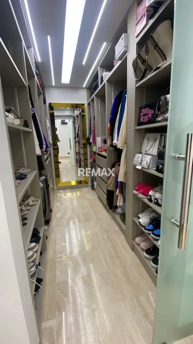 Apartamento remodelado en las mercedes de 230mts - 18