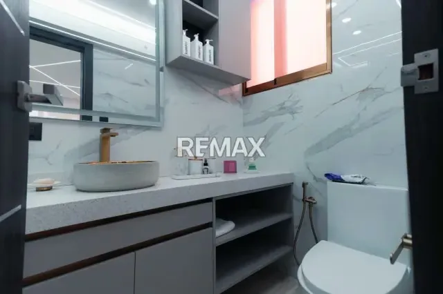 Apartamento remodelado en las mercedes de 230mts - 10