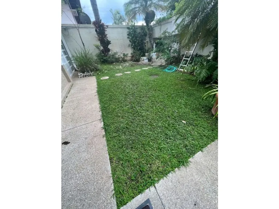 Se vende casa 470m2 4h+2s/6b/4p Caurimare 3446