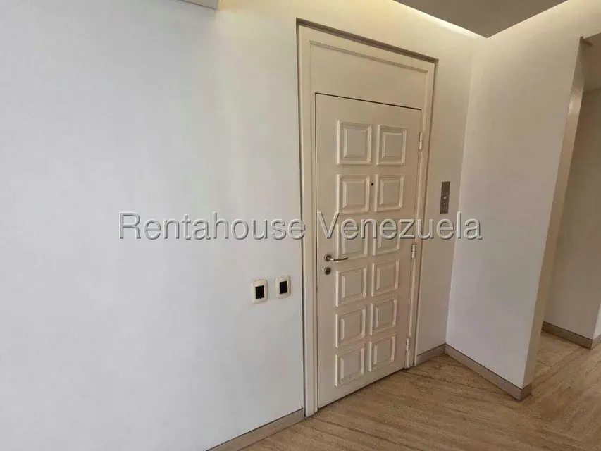 Apartamento (1 Nivel) en Venta en Campo Alegre, Distrito Metropolitano - 6