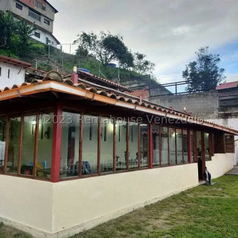 Terreno (Residencial) en Venta en La Colonia Tovar, Aragua