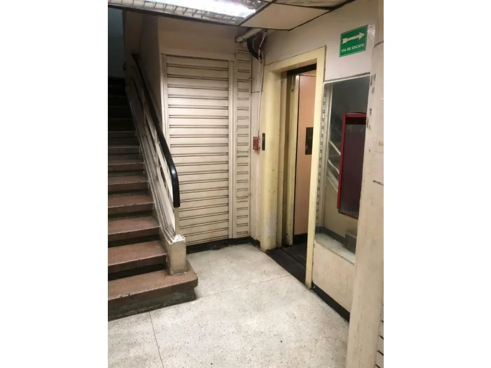 Edificio Comercial Centro. Libertador Caracas - 10
