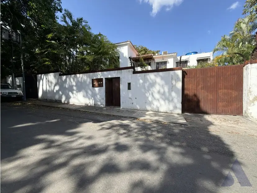 Alquilo casa comercial 699m2 Alta Florida 6376